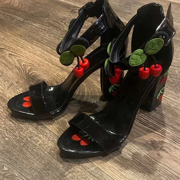 Black Cherry Embellished Women's Heels - Picture 7 of 9